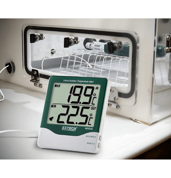 401014A TERMOMETRO DIGITAL EXTERIOR- INTERIOR MARCA EXTECH - Image 2